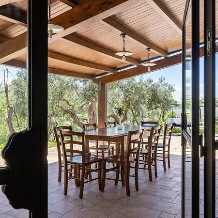 Granci Con Piscina By Wonderful Italy *